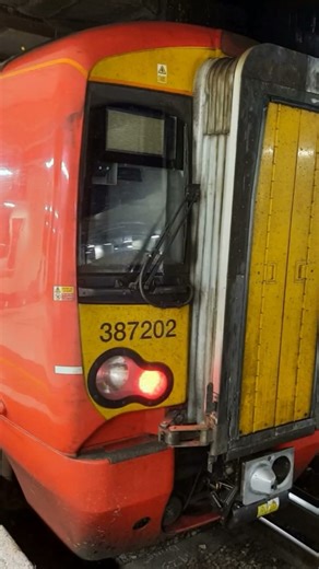 29/12/25 Southern 377 202 London Victoria Railway station May 2025
