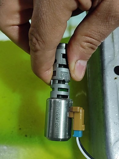 Cómo limpiar los selenoides de la transmisión automática