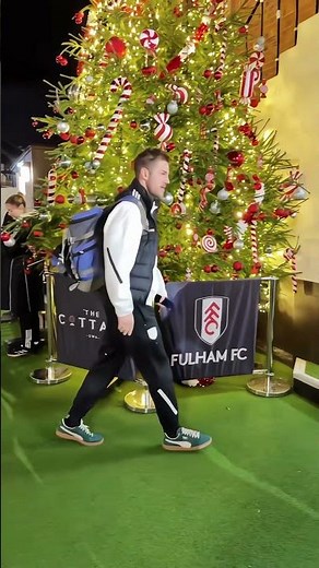 Fulham Arrive 🚍⚫⚪ | Fulham vs Man City | Premier League