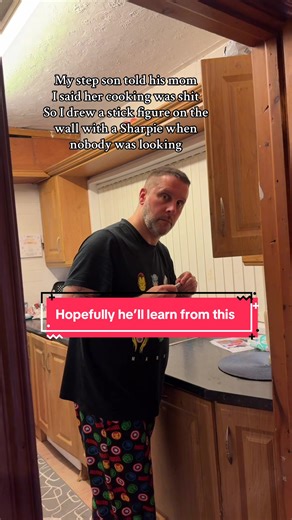 Where’s the bro code kiddo #supergrass #brosbeforehoes #sharpiechallenge #gotmyownback #stepdadgoals