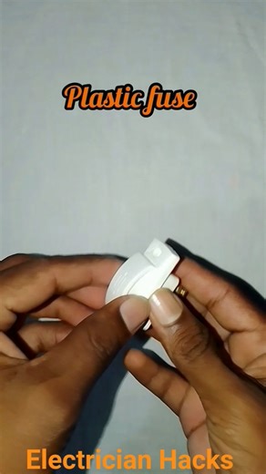 simple connection of fuse and holder 🪛#fuse #wiring #connection #electronic #housewiring #wireworks