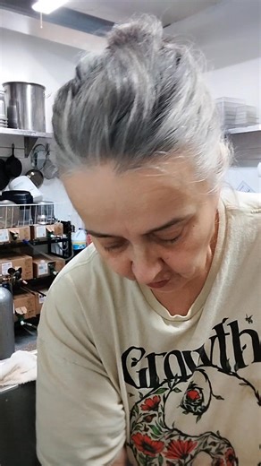 How to clean Chicken Gizzards 101 lol I mentioned cleaning chicken gizzards this afternoon and someone asked how to do it so I thought I'd show you how I do it!#NuwayDeli #BOH #ChickenGizzards #Cooking #Preparation | Nu-Way Deli & Diner