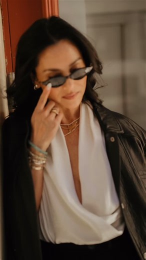 Jade Chan on Instagram: "While running around NYC showing apartments… the real hack is to always be fashionable yet conservative, and in comfortable shoes. Don’t be fooled 😎 The love affair between NYC real estate and fashion runs deep ❤️‍🔥🗽 #nycbyjade #newyork #realestate #douglaselliman #nyc 📸: @l_nemeroff"