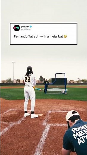 This is why the MLB uses wooden bats 🤣 #pullwax #sportscards #mlb (Via @kbecker_10)