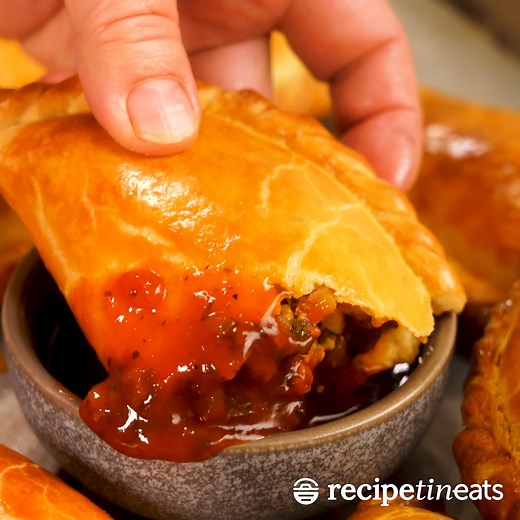 226K views · 610 reactions | ⭐️ JUST LANDED ⭐️ This is everything you dream a Beef Empanada to be! Great straight out of the oven, even better with my specially created sauce!  EMPANADA RECIPE: https://www.recipetineats.com/beef-empanadas/ SAUCE RECIPE: https://www.recipetineats.com/empanada-sauce/ | RecipeTin | Facebook