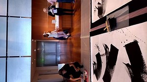 📢 👏 La performance de Lassaâd Metoui et Alain Rey est terminée ! 🖌 Voici un extrait de "Poétique de l’encre", l'improvisation de l'artiste calligraphe et de l'auteur et linguiste, qui s'est tenue il y a quelques instant à la BnF, sur l'opération Dis-moi Dix mots ! | BnF - Bibliothèque nationale de France