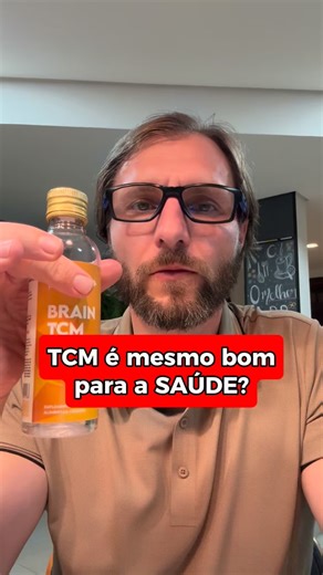 Julio Cesar Luchmann on Instagram: "TCM significa Triglicerídeos de Cadeia Média, um tipo de gordura formada por ácidos graxos com 6 a 12 carbonos. Diferente das gorduras comuns (cadeia longa), o TCM é absorvido rapidamente no intestino e vai direto para o fígado, onde pode ser convertido com facilidade em energia ou em corpos cetônicos. Ele é encontrado naturalmente no óleo de coco e no óleo de palmiste, mas também é comercializado na forma concentrada como óleo TCM. Na saúde humana, o TCM pode