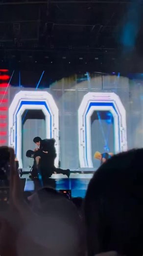 Minghao's Remarkable Performance at Seventeen Concert