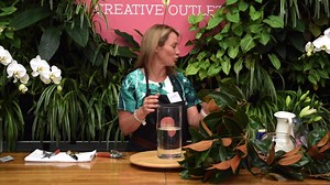 20 reactions | Yvette shows us how to start a vase arrangement using a foliage base. | Bloom College | Facebook