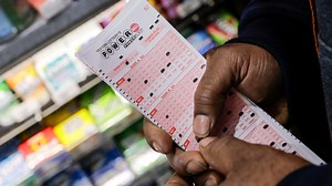 Powerball jackpot hits $478M. Here's what Arizona lottery players need to know