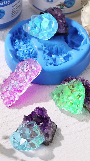 DIY Silicone Molds for Resin Crafting