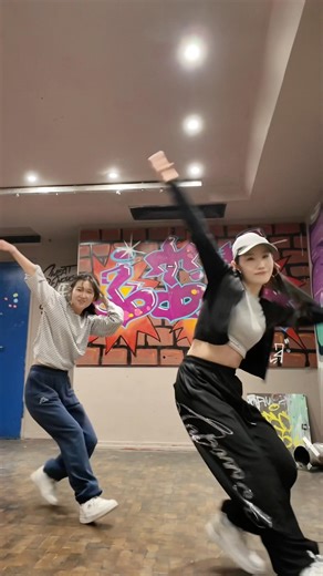 FOLLOW OUR INSTA @onity_dance#whereyouat #alldayproject #frankfurt #kpopdance #danceteam #germany