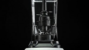 Vitamix Professional Series 750 with 64 oz container, Candy Apple Red Finish