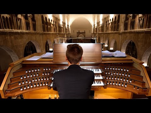 'Festive Fanfare' on one of the best Pipe Organs in the World - Paul Fey Organist
