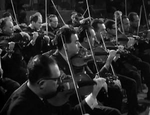 Saludos a todos, espero que les guste esta gran interpretación. Beethoven sinfonía 5 - Karajan/Berlín Orquesta, grabación año 1966(fragmentos). | The violinist