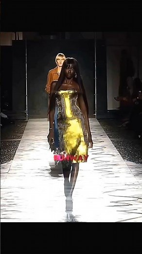Anok Yai’s BEST runway ever at Versace Spring/Summer 2025🤯 #fashion #runway #model