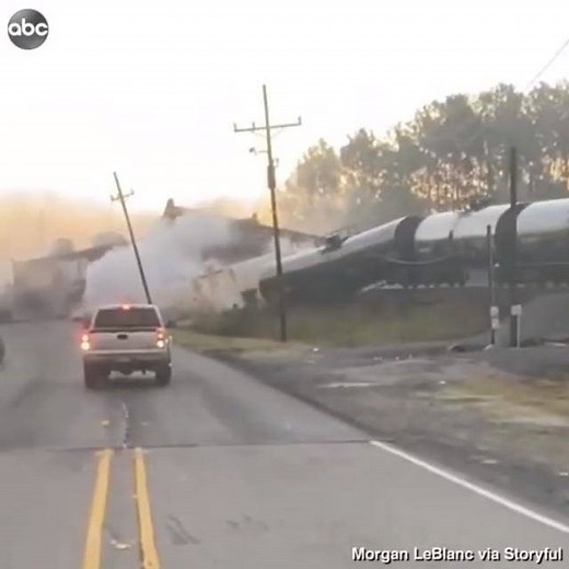 99K views · 1.8K reactions | DANGEROUS DERAILMENT: Eyewitness footage captured the moment a train carrying chemicals derailed in Mauriceville, Texas, prompting evacuations at nearby elementary and middle school and knocking out power to thousands; investigators remain on the scene. https://abcn.ws/3kH8iuK | ABC World News Tonight with David Muir | Facebook