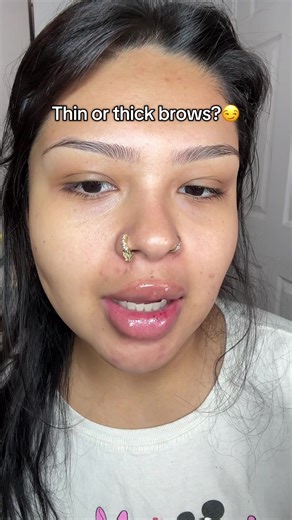 Choosing Between Thick or Thin Eyebrows