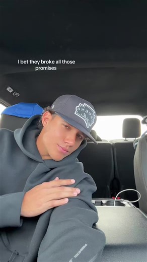 hectorrivERA (@hector.rivera137)’s videos with original sound - Marissa Gutierrez🩷