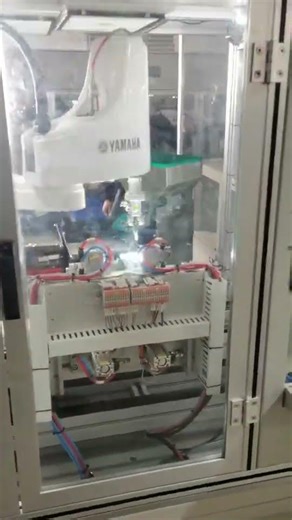 Automatic asssembly line for switches and sockets