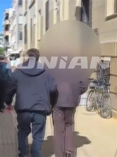 Στην δικαιοσύνη ο συνταξιούχος Πατρινός γυναικολόγος που κατηγορείται για παιδική πορνογραφία Ενώπιον του ανακριτή ο συνταξιούχος γυναικολόγος της Πάτρας που κατηγορείται για κατοχή παιδικού πορνογραφικού υλικού. #ioniantv #πατρα #γυναικολογος #πορνογραφια