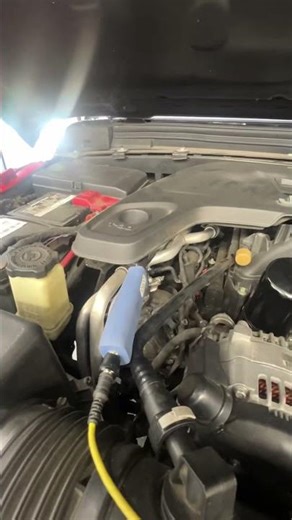 Jeep Wrangler unlimited. Number two cylinder misfire using a vacuum pulse sensor. Diagnostics#rotkee