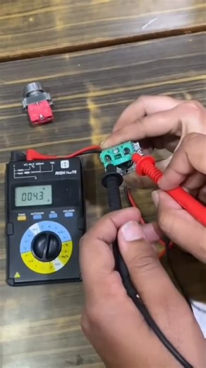 Wonder Automation Training Division on Instagram: "99% electricians wire NO & NC… but never test them 👀⚡ In this reel you’ll learn: • How to connect NO & NC • How to check if it’s actually working • The REAL difference most people ignore Save this before your next panel wiring 🔧"