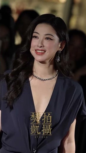 Zhu Zhu Unveils a Royal Festive Charm