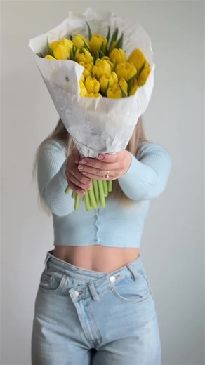Lemon Blush 🍋🌸 A fresh spring bouquet with peony tulips, stock and lisianthus in soft lemon and blush tones. Light, airy and full of delicate texture — like a little piece of sunshine in flowers. Size M — 35 stems — $190 Size L — 50 stems — $280 You can place your order on my website or by phone: 📞 1 (331) 233-2302 🌐 poliflowers.com #flowerschicago #flowersschaumburg #chicago #chicagosuburbsdelivery #flowershop