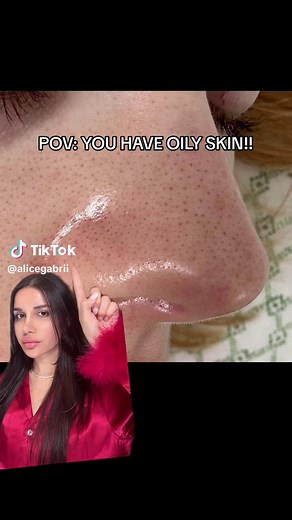 Signs of Oily Skin and How to Manage It with BHA Cleansers