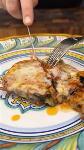 David Rocco on Instagram: "Portobello Parm 🍄 This dish could be the reason I give up meat… for the day 😅 See recipe below. 1 jar (650ml) David Rocco’s Pomodoro and Basilico Sauce 4 portobello mushrooms 1 (125g) Fior di Latte or mozzarella ball, sliced 4 basil leaves 1 cup Parmigiano-Reggiano, sliced Extra-virgin olive oil for brushing Preheat oven to 375 degrees. Remove the stem from the portobello caps. Then, brush both sides with olive oil. Top with tomato sauce, Fior di Latte or mozzarella,