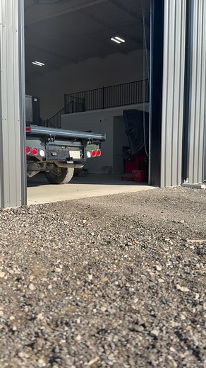 3C feeder with auto chute Butler Beds bed on this rig. This one turned out pretty cool and ranch/farm ready! Get with us to get your truck fixed up and we will give you a quote! #weusewhatwesell 👉🏼 tires,truck beds, feed, hay, truck bed accessories, vet supplies, feeders, rake wheels, sprayers, bumpers, tool boxes, tubs, minerals, etc • • • 📱 254-655-4334 💻 https://centexwholesale.com 📍 7610 Golinda Dr. Chilton, TX 76632 | Centex Direct Wholesale