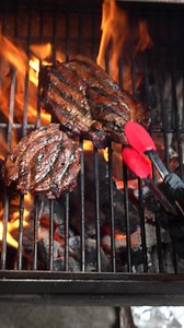 Should you control your offset smoker temps with the amount of fuel you add or by restricting airflow with the firebox damper. Steve Gow from @smoketrailsbbq tests both methods to find out which one is best. Watch the full experiment here: https://youtu.be/aCz4abPEVPw | Oklahoma Joe's Smokers