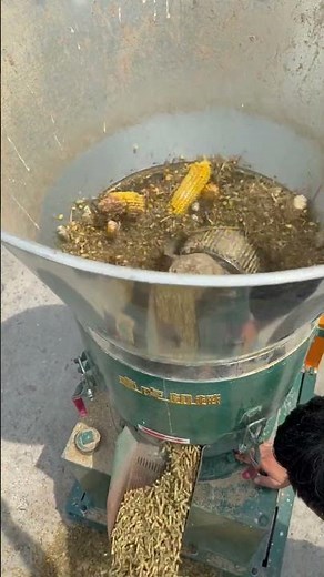 Turn Crop Waste into Feed Pellets – Amazing Machine Working!#youtubeshorts #pelletmill #feedmachine