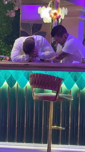 Dilemme entre les 2 frères comment ouvrir cette bouteille 😜 | Nicole Bosch