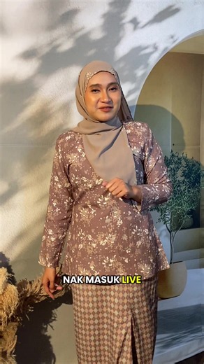 🚨 Harga promo tengah ON! 🤩 Jangan tunggu sampai sold out! 🛍️ ✨ Join LIVE JAKELLADIES sekarang & dapatkan semua item dengan HARGA PROMO! 💖 #fypシ #jakelladies #joinlive #creatorsearchinsights #kurungviral