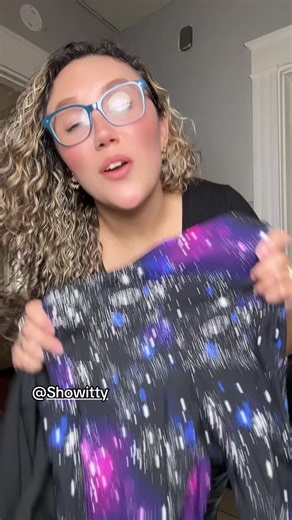 Paquete de 3 licras tela de excelente calidad strechs y gruesas no fondean bolsillos en ambos lados altas de la cintura la verdad me encantan te las recomiendo @Showitty #add #showitty #legging #licras #licrasdeportivas