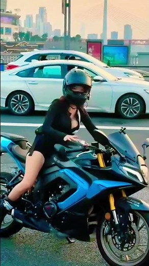 Modern Biker Style📍Elegance on Two Wheels 💃#motorcycle #bikerlife #aesthetic #ladybikers #bikegirl