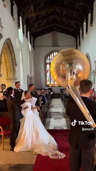 POV: Planning a Christmas Wedding Ideas