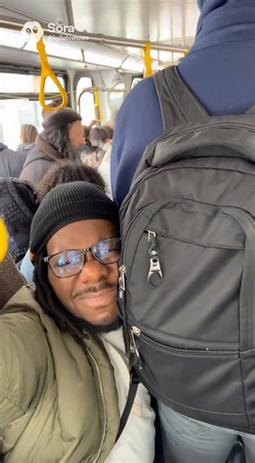 I can’t stand a crowded bus 😳 #fypシ #comedy #comedymove #viral #standupcomedy #bestcomedyskit