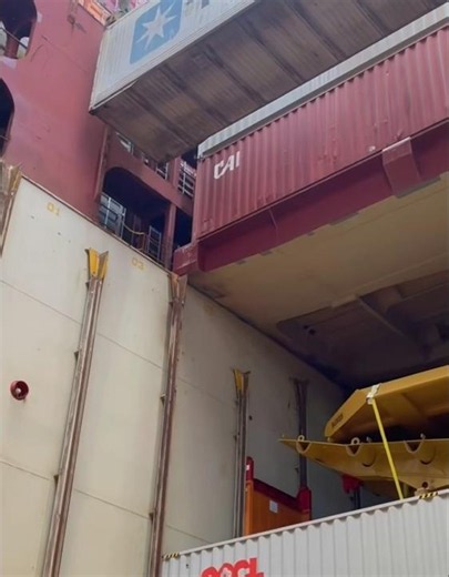 Inside the Hold: Watch a Forty-Foot Reefer Container Find Its Way Down