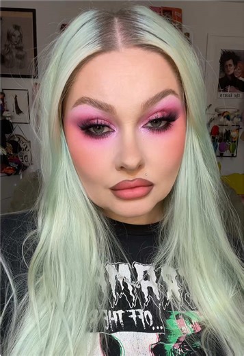 Creative Pink Makeup Inspiration