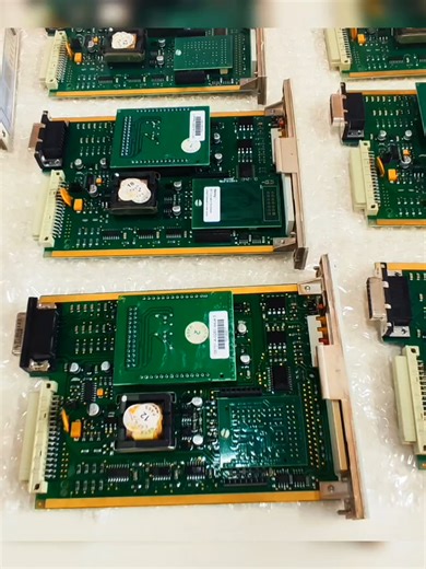 The HONEYWELL 5701 05701-A-0301 single-channel control card displays gas concentration and channel status in real time via a front panel LCD screen (25-segment analog display 4-character digital display). It supports A1/A2/A3 three-level gas alarms, fault alarms, and suppression functions. It can be operated via LED indicators and buttons (alarm reset/card selection), provides a remote suppression/reset input interface, supports relay output delay settings, is compatible with Honeywell 57 series