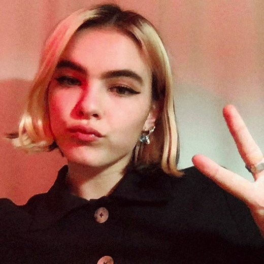 Same Effect by Benee: Catchy Music for Your Playlist