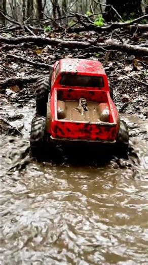 RC Truck MEGA MUDDING in USA Forest! 😱 Can It Survive?! 🌲🇺🇸