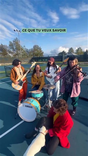 9.8K views · 118 reactions | Le 8e passager, extrait de notre prochain album SECOUE LE SOL qui sort la semaine prochaine (17 octobre) 﫶 Pré-sauvegarde l’album ici : https://ffm.to/72y87r6  #poprock #musiquequebecoise | Et on déjeune | Facebook