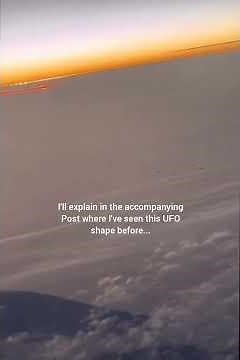 20 To 30 UFOs In A Formation Fleet Filmed From Airplane Window O er New York ‪@ufonews1‬