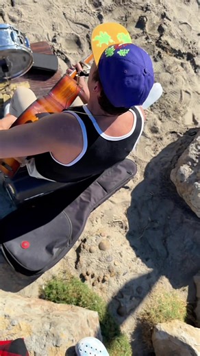 Sun. Sand. Harmonica. One man band energy 🌊🔥 #onemanband #busker #harmonica #streetperformer #music