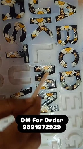 Golden Glitter Resin Keychain ✨ | Satisfying Resin Pouring | Luxury Shine Keychain Making