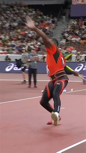 Keshorn Walcott claims the javelin throw world title 13 years after winning Olympic gold in London 🥹 88.16m for the roaring man from Trinidad and Tobago 🇹🇹 #WorldAthleticsChamps | World Athletics
